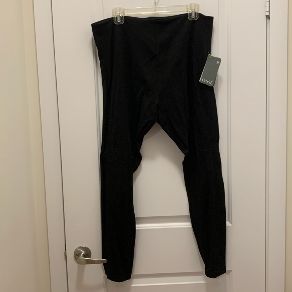 NWT LYSSE’ Black Shape wear pants 👖